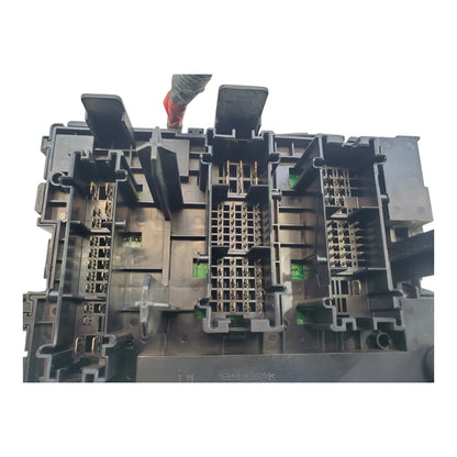 2008 CHEVROLET EQUINOX ENGINE FUSE BOX Bracket ~  25886116