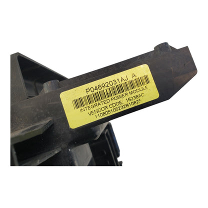 06 2006 CHRYSLER 300C OEM ENGINE BAY FUSE BOX 04692031AJ