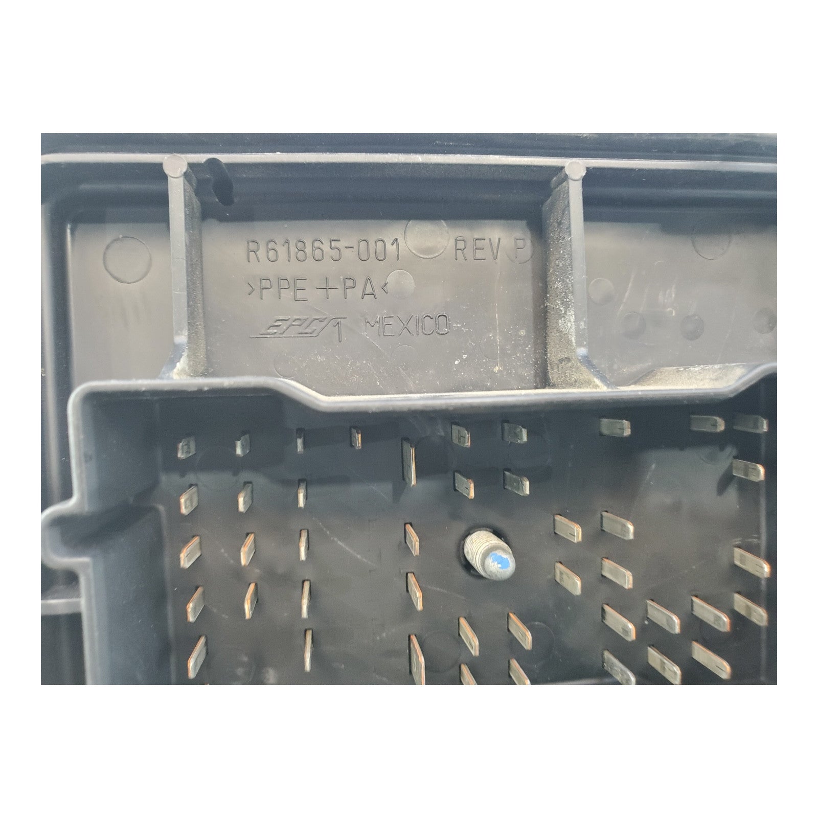 2010 CHEVROLET HHR ENGINE FUSE BOX 20908790