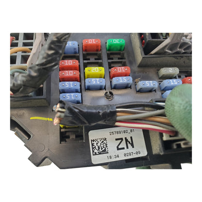 2007 07 CHEVY GMC  INTERIOR FUSE RELAY CONTROL MODULE  25789102-01