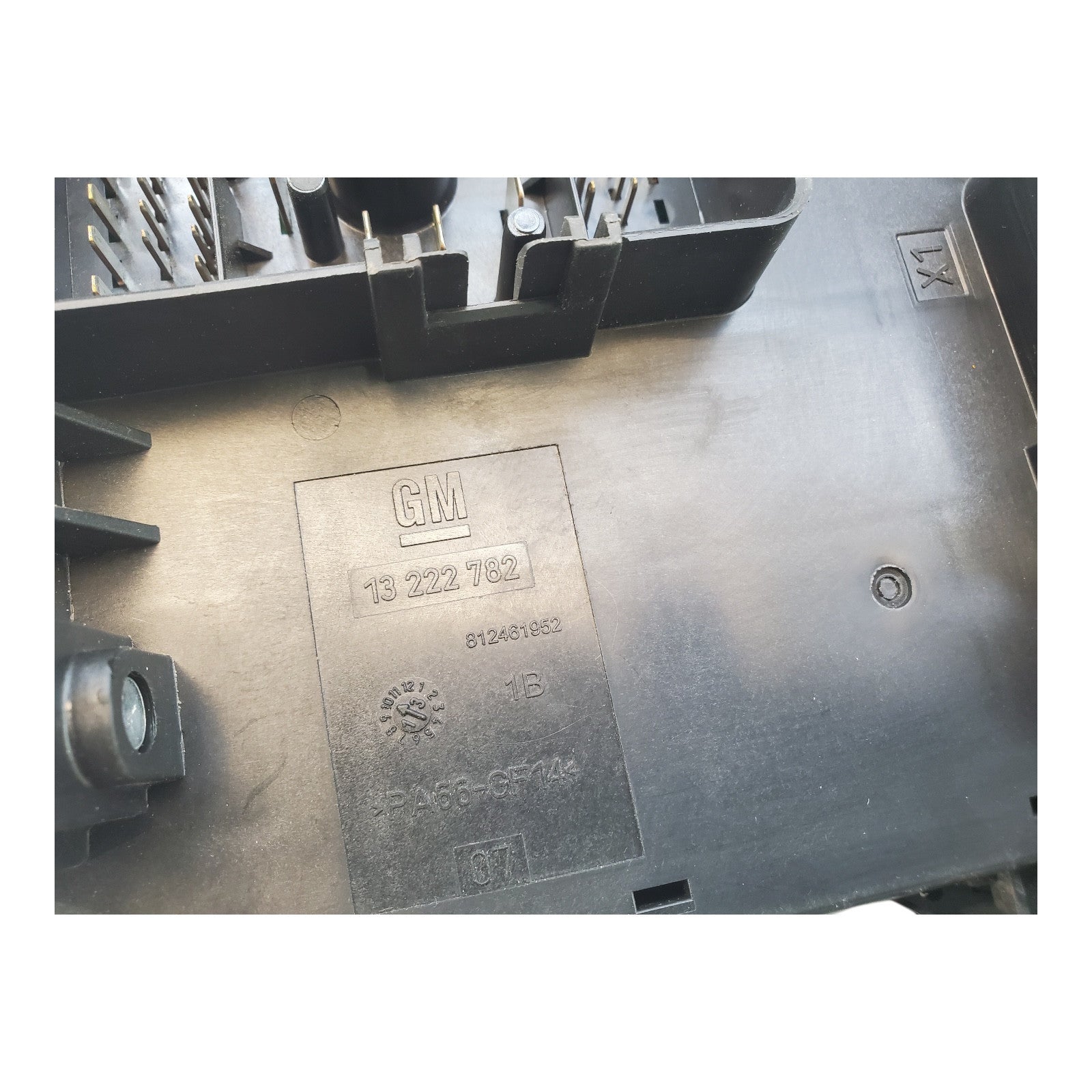 B308 13-14 Chevrolet Cruze 1.8 Engine Front Junction Fuse Box 95942232