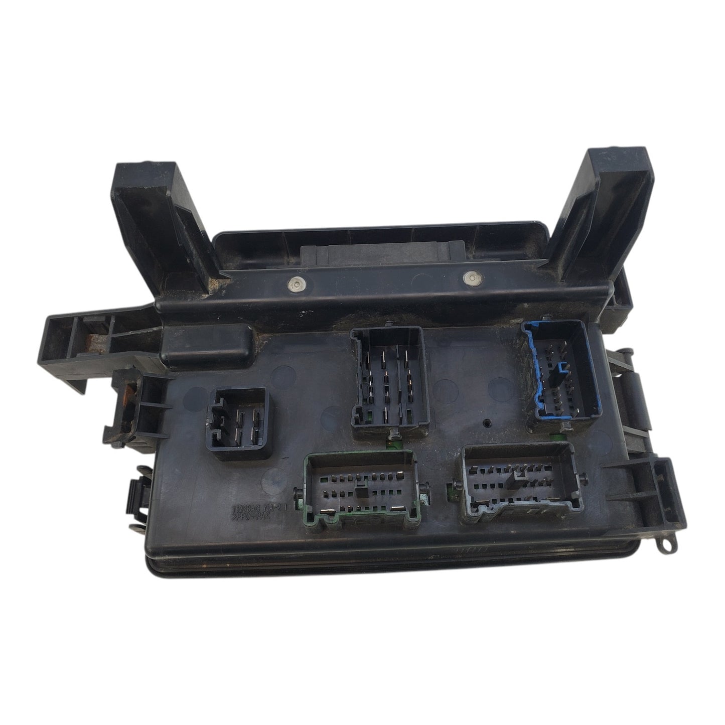 06 2006 CHRYSLER 300C OEM ENGINE BAY FUSE BOX 04692031AJ