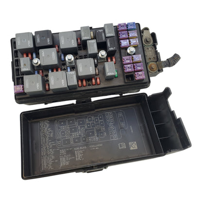 08-11 Chevrolet Malibu Fusebox Relay Module 25883009_04 OEM